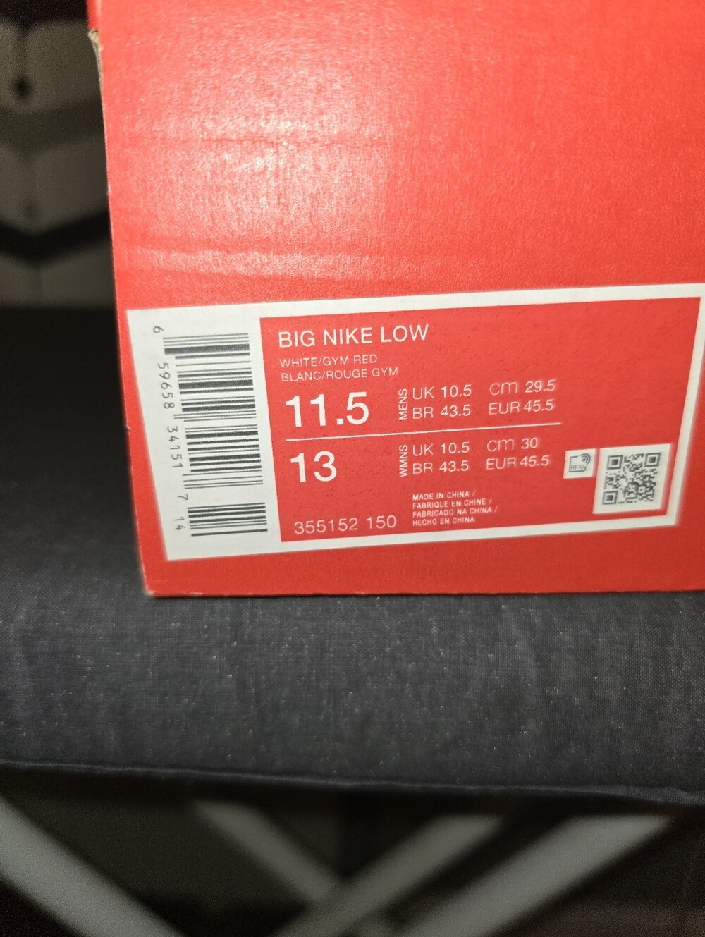 11.5 Mens BIG NIKE lows Red & White Sneakers (NEW) Damage Box - Picture 2 of 8